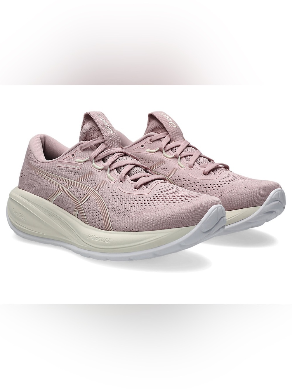 ASICS Women's Gel-Cumulus 28 PLUS FREE 4-pair crew socks.
